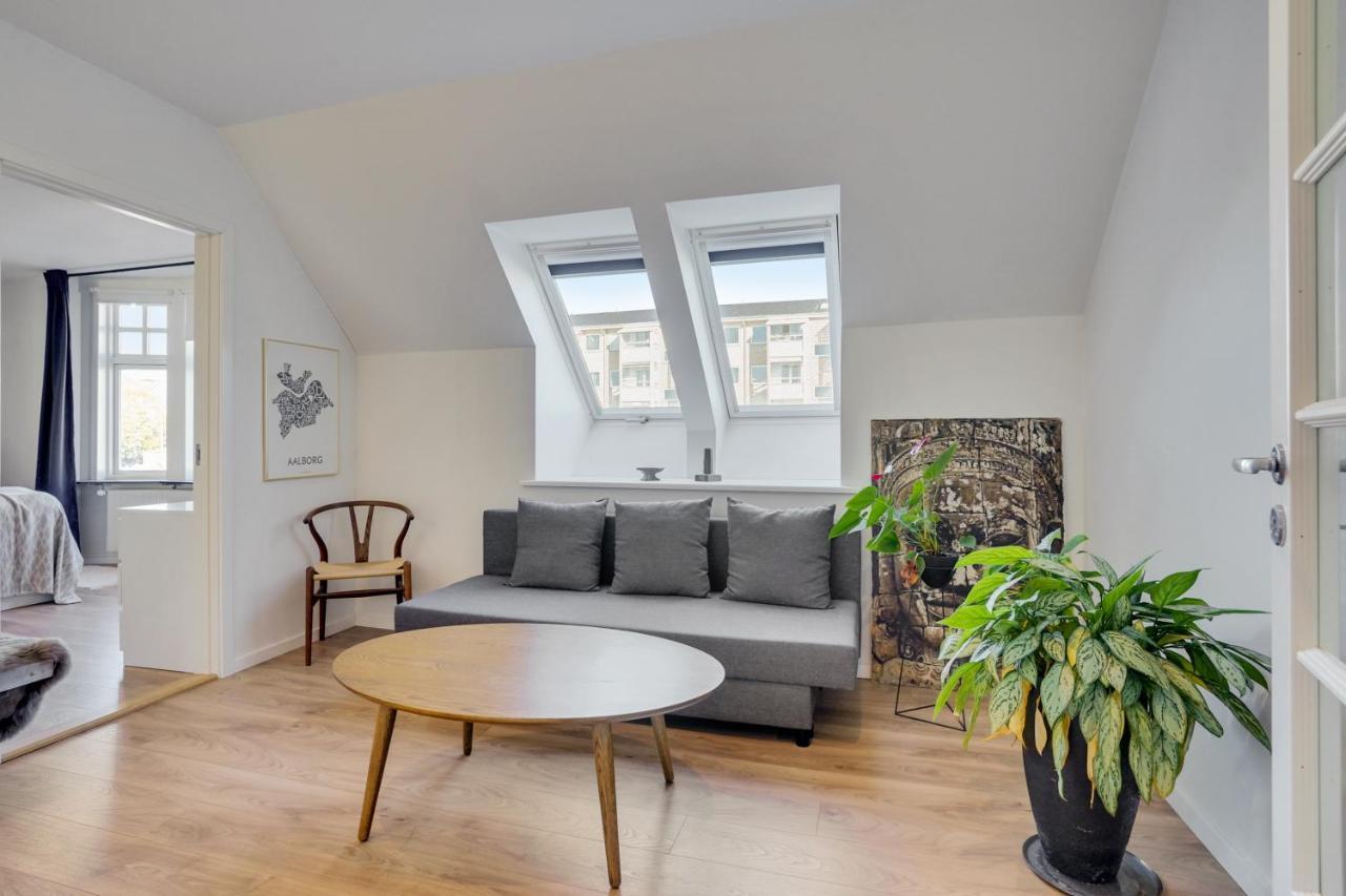 Bath Tub Penthouse In The City 奥尔堡 外观 照片